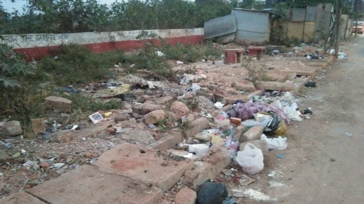 @karnatakaspcb @CPCB_OFFICIAL complaint ID CPCBTW-10377 isn't addressed till date
#thanisandramainroad continues to be dumping area for #hegdenagar residents
Providing you exact #GoogleMaps location with picture of trash every 50m on either side of the #statehighway has #GARBAGE
