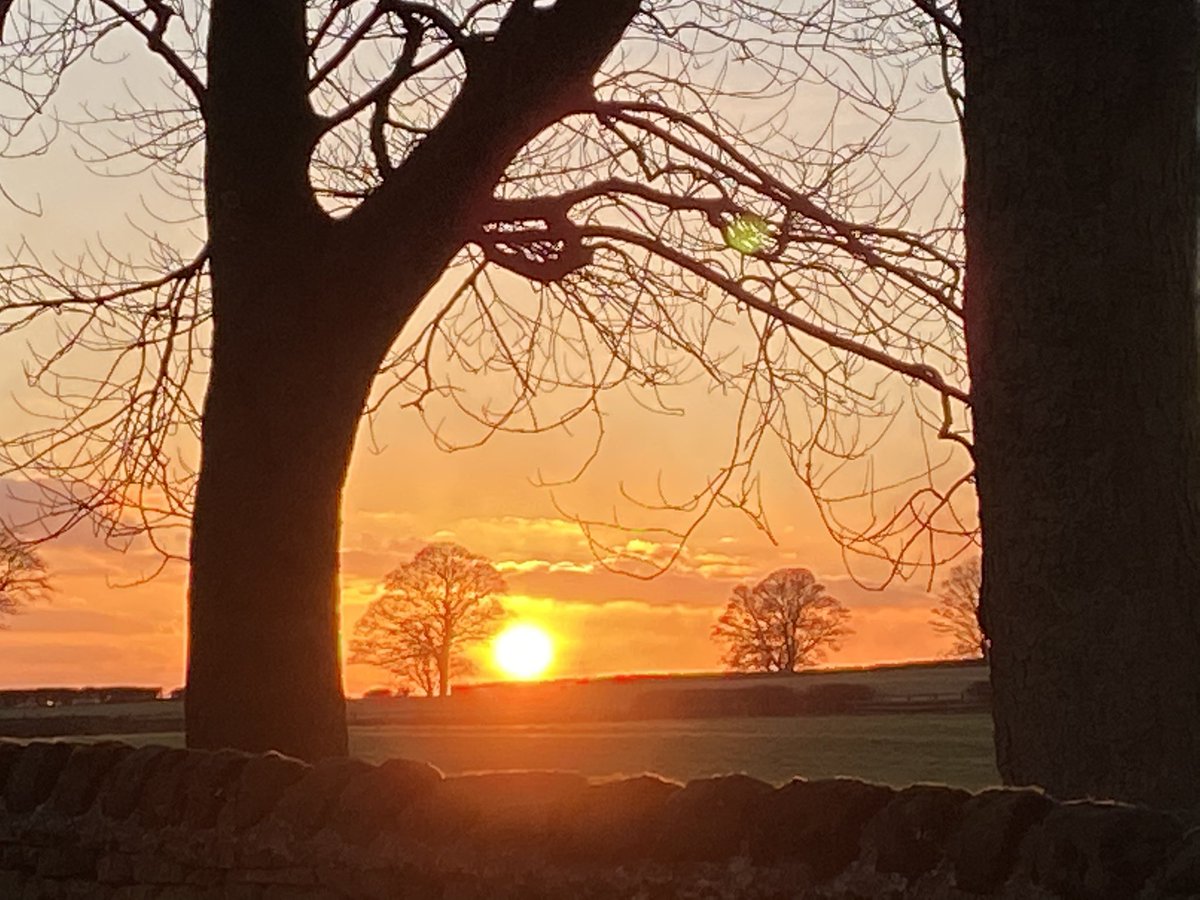 Wizard_VW's tweet photo. @JonMitchellITV Otley Chevin tonight https://t.co/IBLzIANSZl