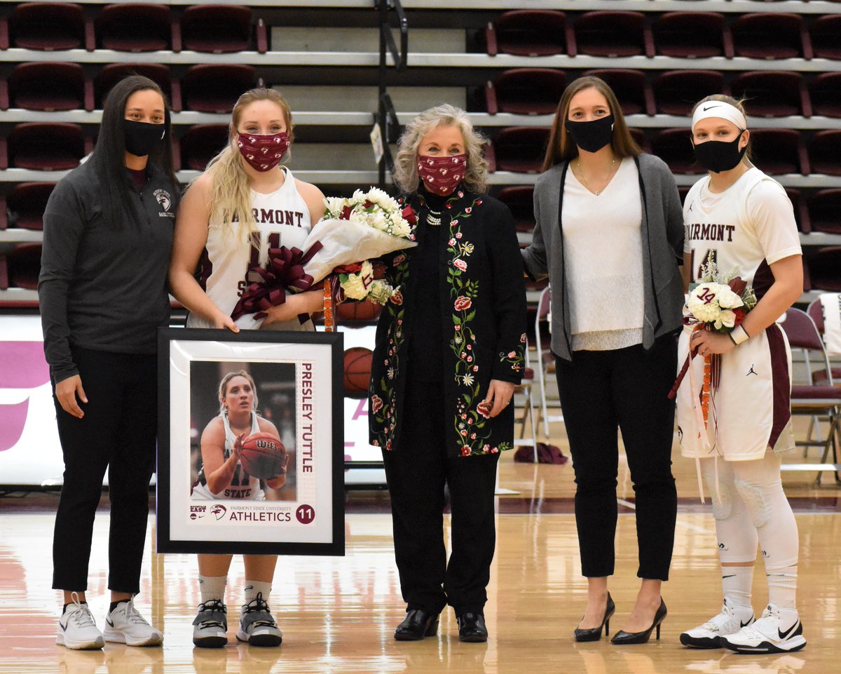 bradheltzTWV's tweet photo. Senior day for @Erin_Danik23 and @_presleyy_ of @FairmontWbb today! Both were recognized pregame for their careers and contributions to the Lady Falcons over the years! https://t.co/y2dpmAChCI