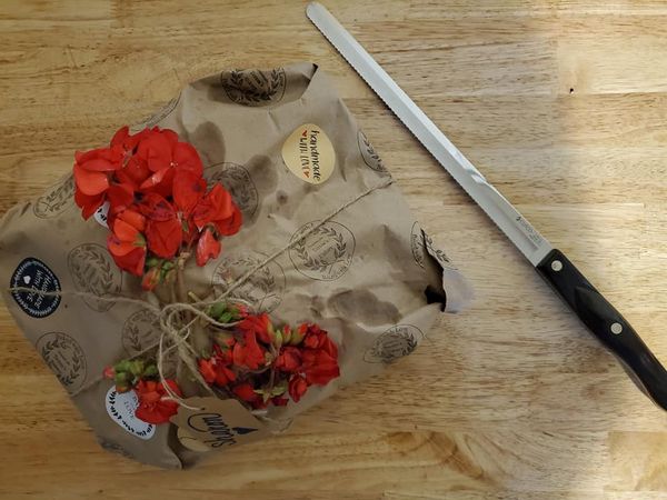 SHuggins67's tweet image. A perfect pick-me-up from a colleague &amp;amp; her mother. #BreadforEd