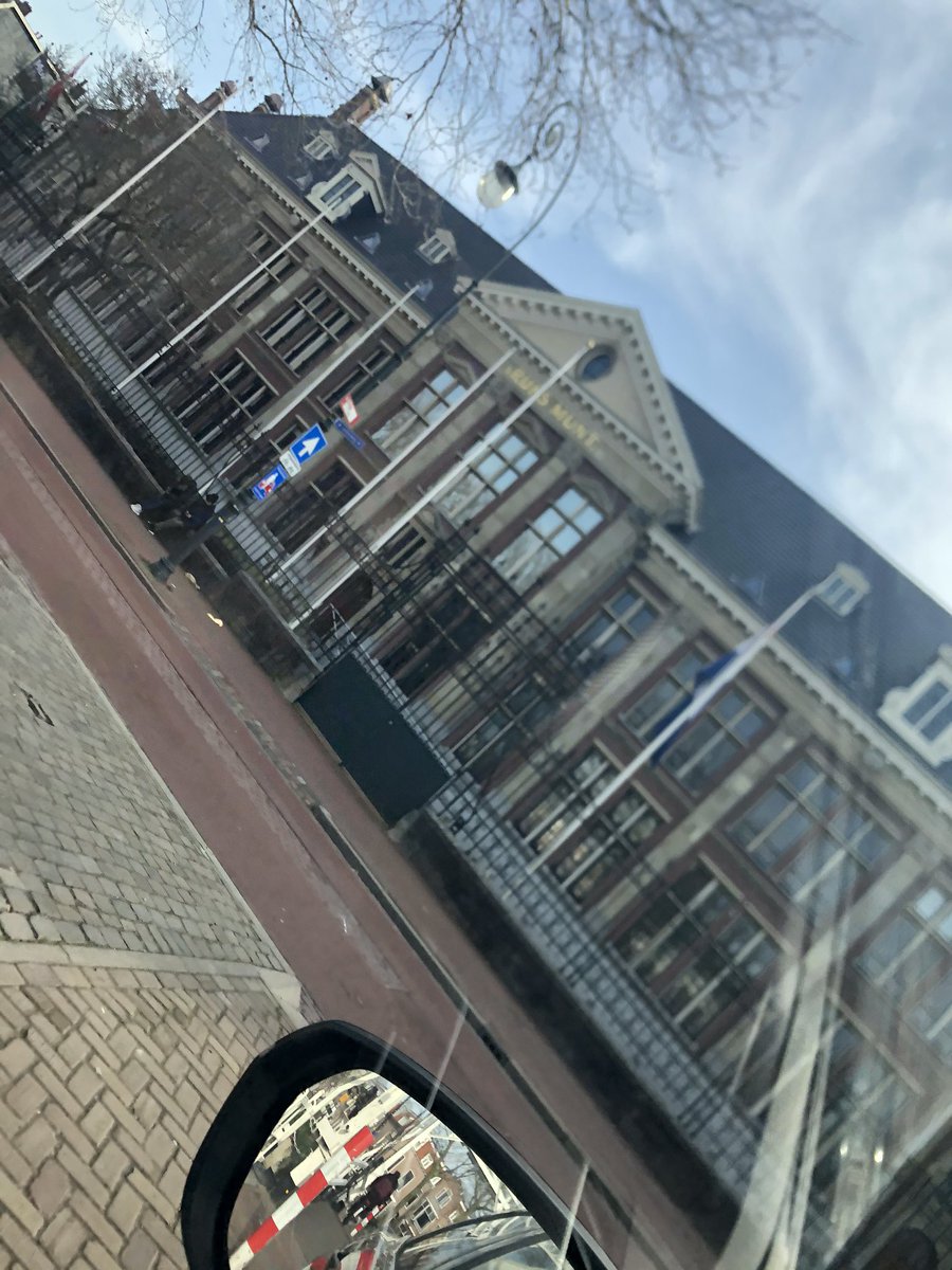 Helaas kunnen we hier niet zijn, maar dat maakt ons jaarlijkse symposium niet minder interessant komt allen 27 maart as...! ☺️
bewegingswetenschappen.org/2021/02/15/vvb…