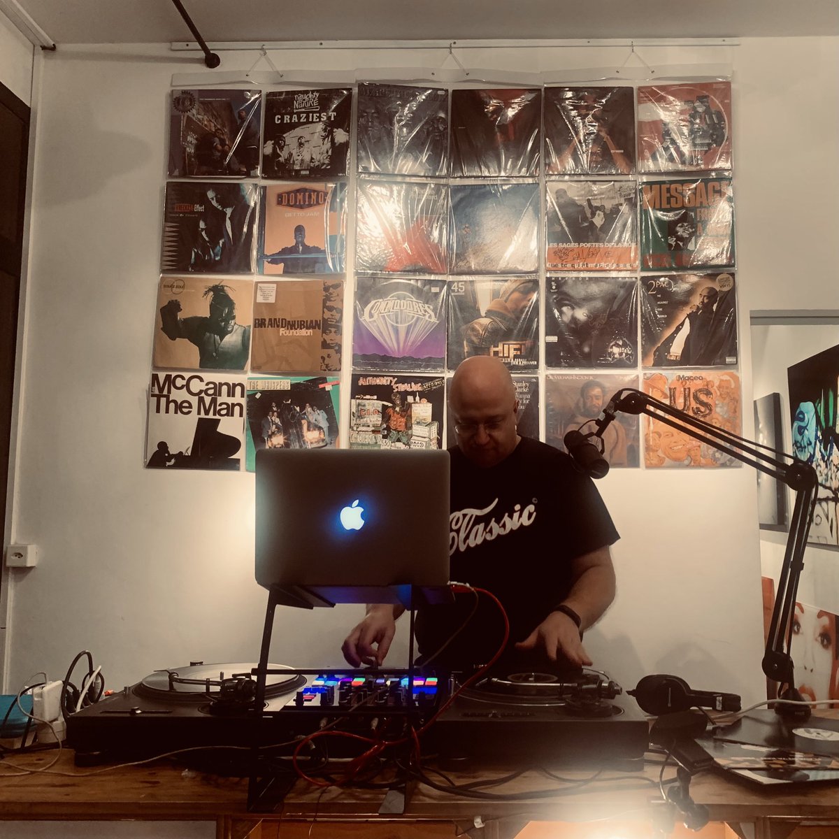 Yo yo 
Ce soir de 21h à 23h ici 👇
mixcloud.com/live/thespotge…
Un dj d’un talent rare sera en live 
FAT DADDY <a href="/TheSpotGeneva/">The Spot</a> 
#hiphoplivemix #rap #jazz #boombap
#underground
