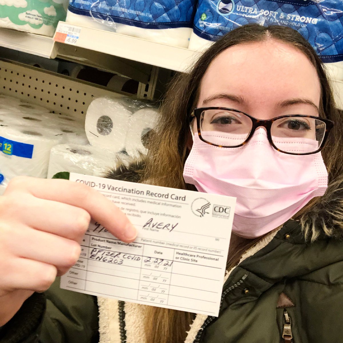 Shining_Swiftie's tweet photo. I GOT VAXXED GUYS!!! 💉#healthcarestudent #COVIDVaccine #thanksscientists https://t.co/ISOjMMr12r