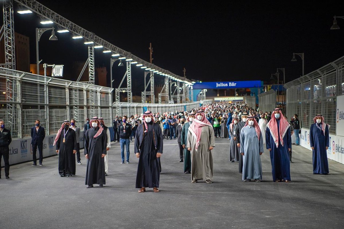 _mhvii's tweet photo. We will always together 👏🏻🇸🇦💚
#الرياض_الان https://t.co/skGx9FrcXz