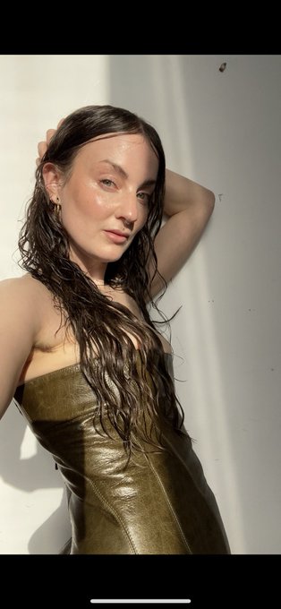 Watch Vex Ashley 🩸's leaked NSFW photo on TwXstars