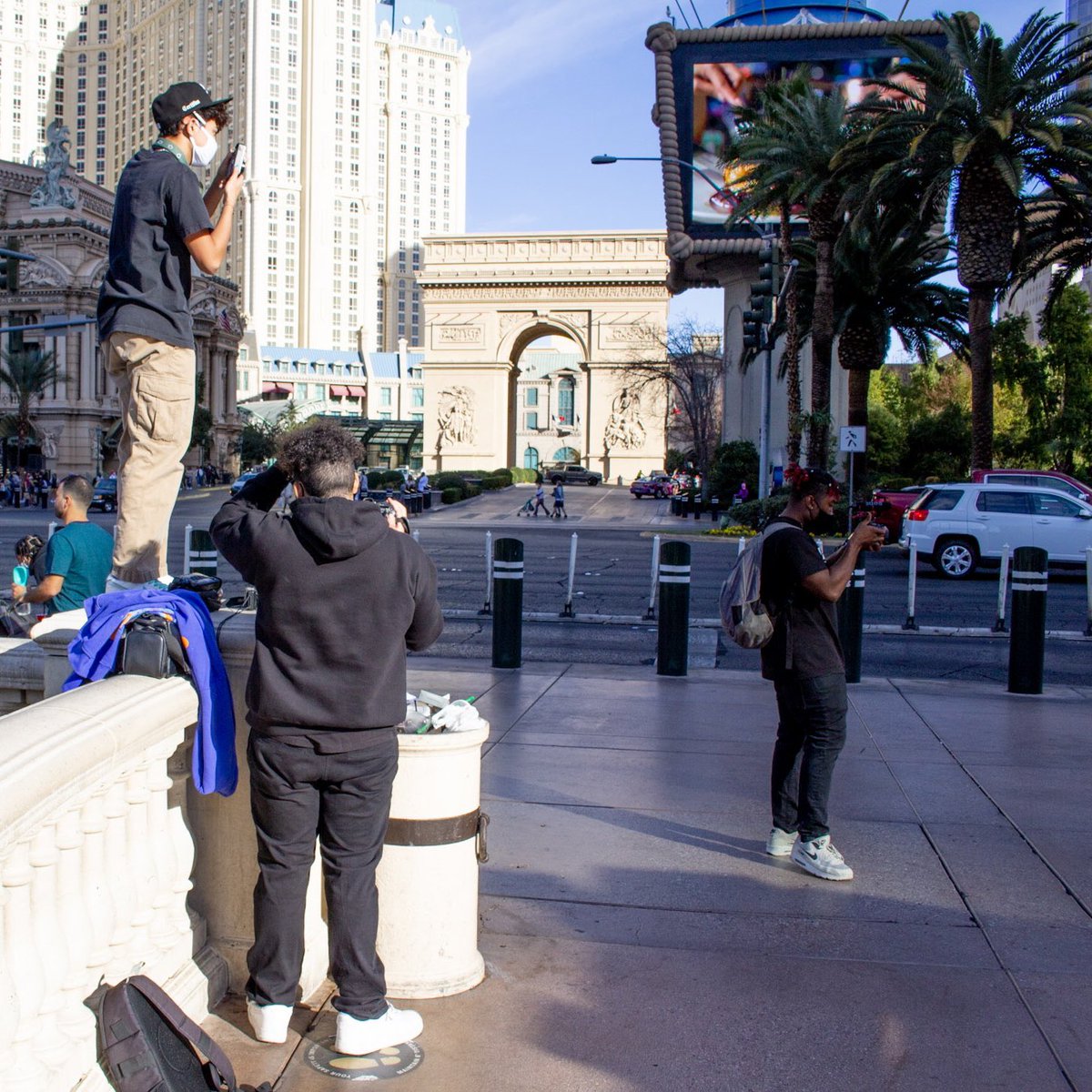 24frames__'s tweet image. It’s a great day to have a great day