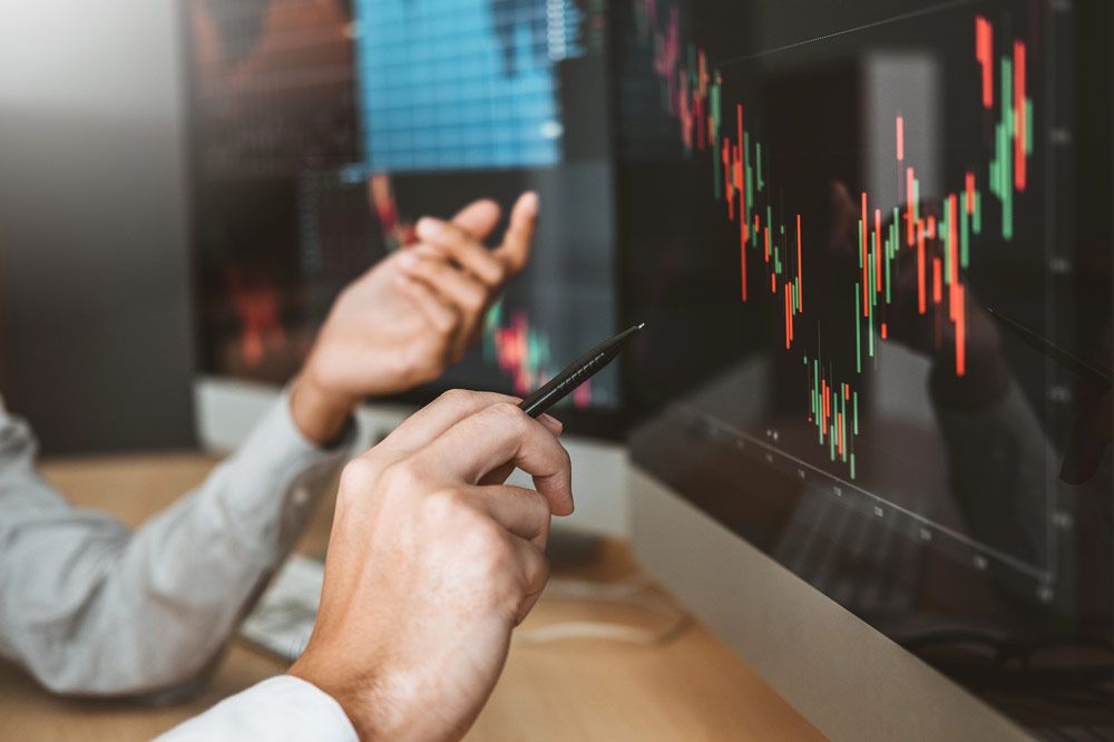 VortexVictoria's tweet photo. News of the obvious. I definitely see this to continue. Normal investors taking control. I like the idea of Hedge Fund @ Home. We will be part of this trend by offering investors global stock portfolios every month, with exact exposure percentages. Soon. https://t.co/EIMmDQ7wj9 https://t.co/Iw9sLUHw6y