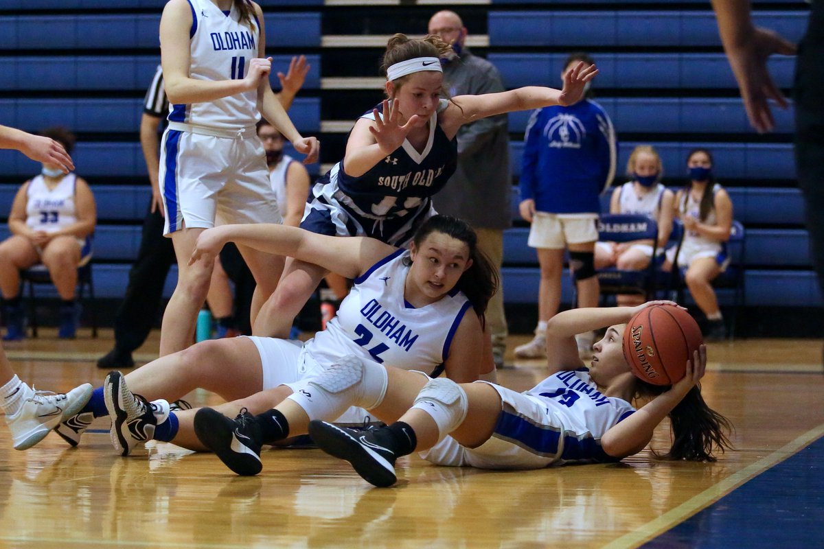 Last of the regular season rivalry games in Buckner - OC girls hosting South Oldham. 3-pointers were flying: Bryanna Barnes had 5, finishing with 17 pts to lead OC, but the Dragons sank 11 and ran away with a 61-37 win. Sierra Kemelgor with 19 to lead 3 in double figures for SOHS