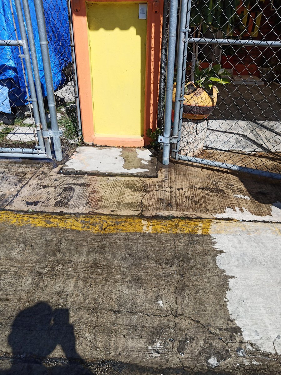 JCharlyTorres's tweet photo. @AguadePuebla reporte fuga de agua en cerrada 5 Sur G 9960 Villas del Sur reporte número 319911 enviar personal para arreglar. https://t.co/mXEODgcfC0