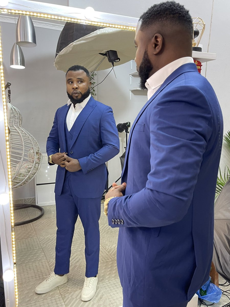 gaiuschibueze's tweet photo. Amidst all uncertainties I still show up Daily because out of sight is now out of mind.
:
📸 @iamkaptin 
:
#TATCOIN #BITCOIN #REALESTATE #INTERNET #MOGUL https://t.co/zkNvioJkrp