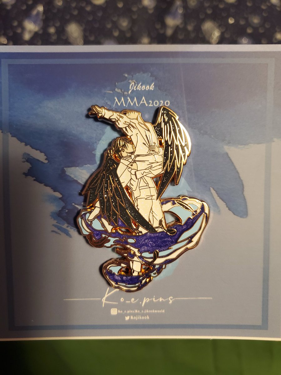 Awahili3's tweet photo. I got my beautiful pins from @KoJikook I must say they are some of my favorites. The freebies are just perfect. Thank You for capturing these momemts perfectly. #jikook #pinobsessed #bts #EnamelPins https://t.co/MU80v5HxEm