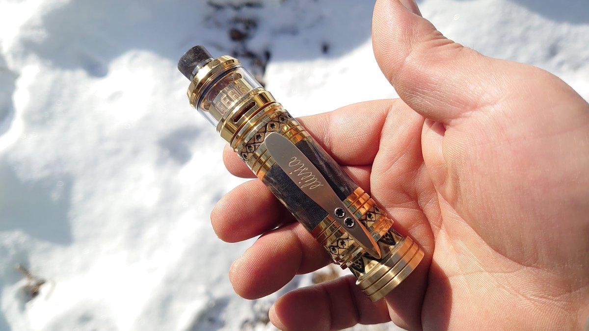 CebrjowHwScHCkj's tweet photo. 皆さんおはよっチェ😆👍今日も宜しくご安全に🙇💦#GatubCrafts Elisia LE MOD 18650 + #GEARrta + #Gatub 510スタビドリチ😋💦ツライチ決まった。#VAPE #vape好きな人と繋がりたい #VAPE好きと繋がりたい #VAPE初心者 #OFRF #WOTOFO https://t.co/k0BVkwIe4M