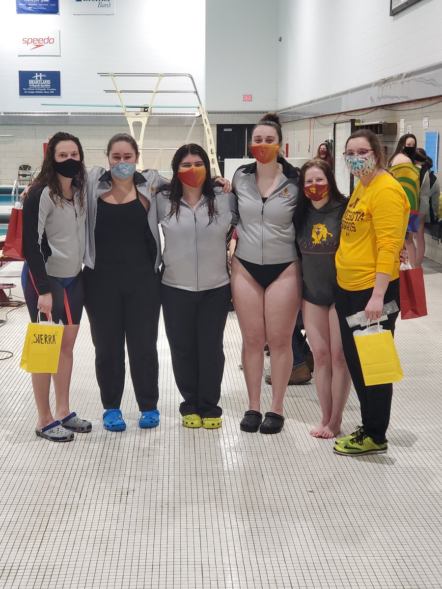 UMN_Morris_AD's tweet photo. Cougar @UMMSwimDive! Seniors!!  What a fun, talented group....and an outstanding example of #BetterTogether! https://t.co/YKZotld217