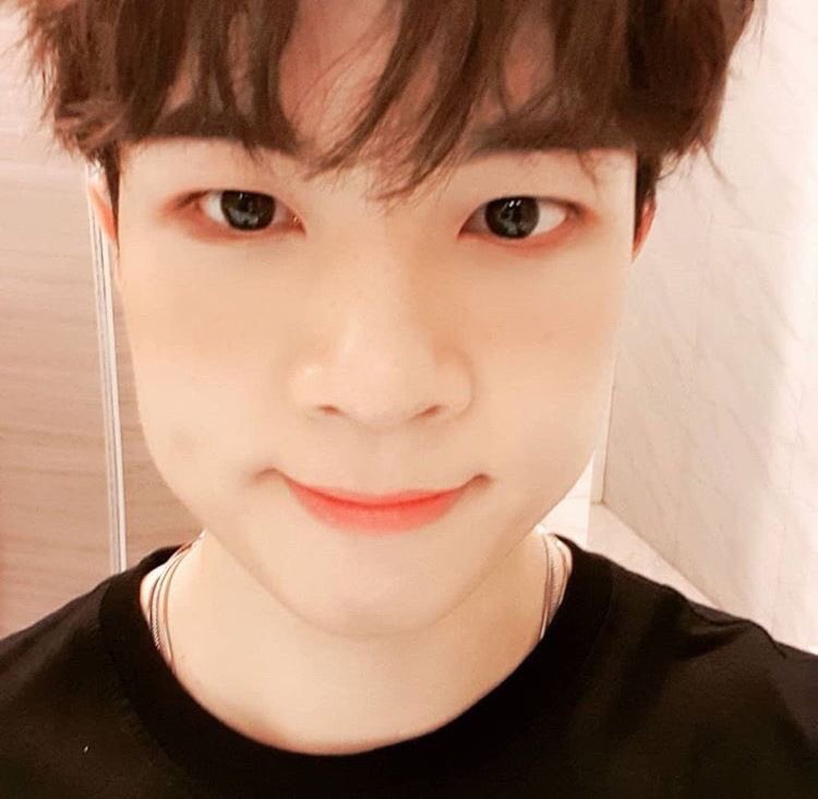 OnyxRhys's tweet photo. Una persona con un gran talento está cumpliendo años hoy♥️ alguien que siempre nos sorprende con su increíble voz, nuestro poderoso Hweseung🥺♥️ Stan N.Flying, Stan Art‼️ 
#엔플라잉 #유회승 #YooHweSeung #HappyHweSeungDay https://t.co/kMQUEUbuit