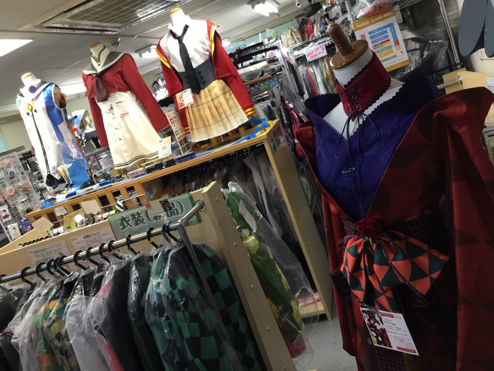 天神駅周辺でチェックしたいコスプレ用品のお店まとめ 衣装から自作材料まで揃う Pathee パシー