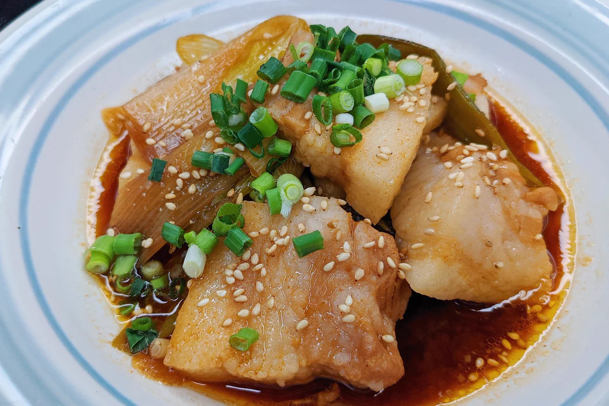 手間いらずでレンジで簡単！？「豚の甘辛角煮」の作り方！