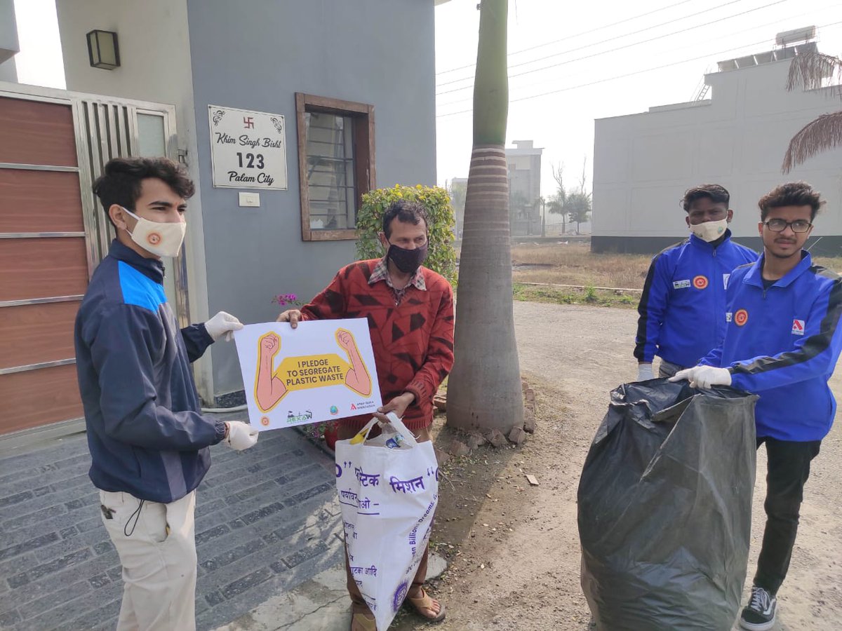 rajeevbisht's tweet photo. पर्यावरण की रक्षा कोई एक समय या एक दिन का काम नहीं है
लगातार
बार बार
हर बार
आपको इस दिशा में कदम बढ़ाने होंगे
ये नौजवान और #GCGG की टीम हम सब के लिए प्रेरणास्रोत है
इनका सहयोग करे
प्रोत्साहित करे
@PrakashJavdekar
@DEFCCOfficial
@The_NehaJoshi
@Rjkaavya
@KishorJ6364101
🙏🏾🌹🙏🏾 https://t.co/ICZdGsAq8W