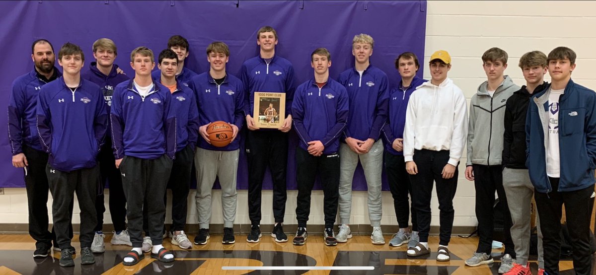 IslanderBB's tweet image. Congratulations Isaac!

He broke our single season Scoring records(total points and points per game)

He also scored his 1000th point tonight!