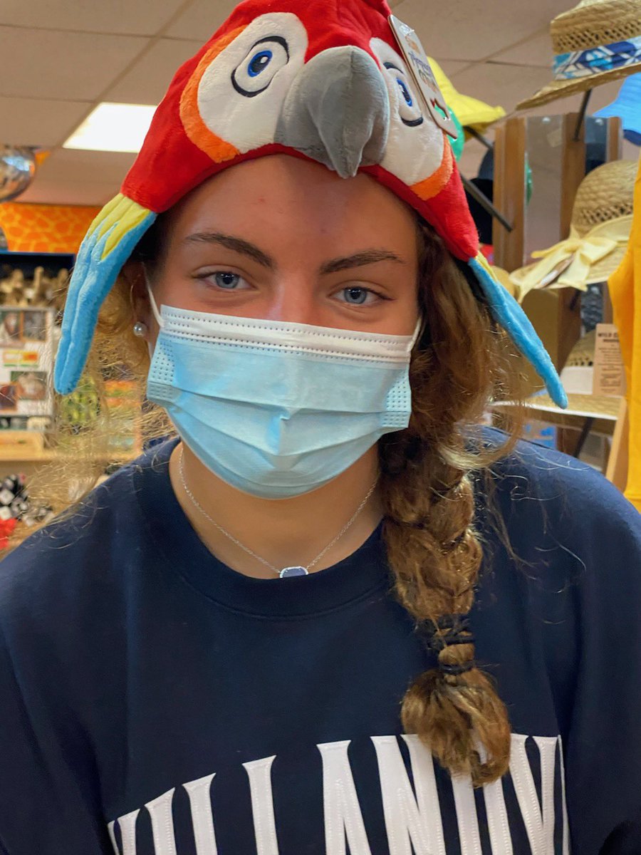 GlaxRams's tweet photo. 🚨BIRTHDAY ALERT🚨 17 birthday shout outs to this cutie!!  No matter what kind of stick she has in her hand 🥍🏑 she plays with a huge smile and tons of ♥️! 📸 note: when you are a tiny little kid and the stick is bigger than the player #lydia🎂 https://t.co/vnwjUc4rlv