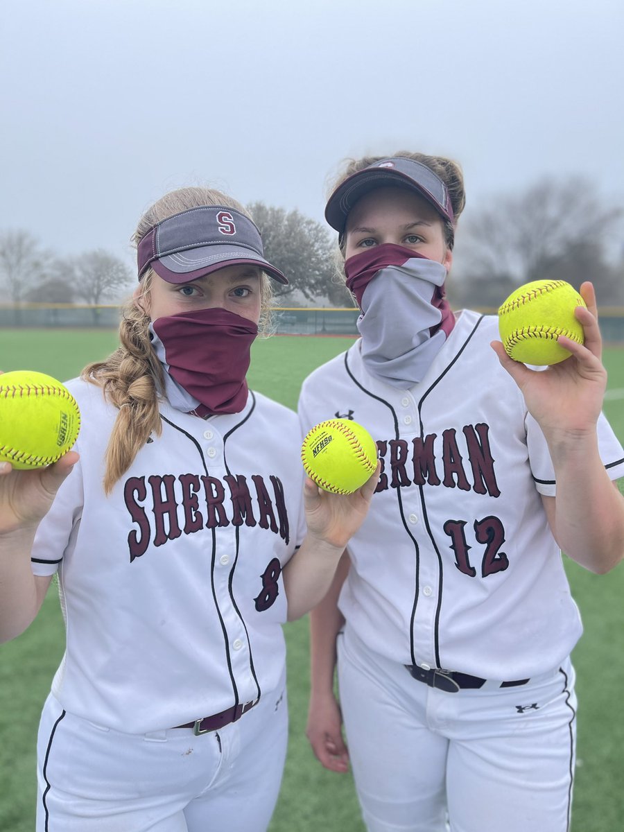 SHLadyCatSB's tweet photo. Finished a long weekend with a few HOMERS! Congrats to @avaleeg12 and @Emma10518080. Catch us back in action at Denton Braswell on Tuesday night. https://t.co/EFgfDnplOa