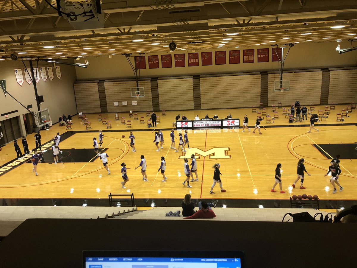 taylormariebro6's tweet photo. Lets go Muskies!!! Happy senior night!!! 🏀 #MZONE @FightingMuskies https://t.co/LRT0r0ivmh