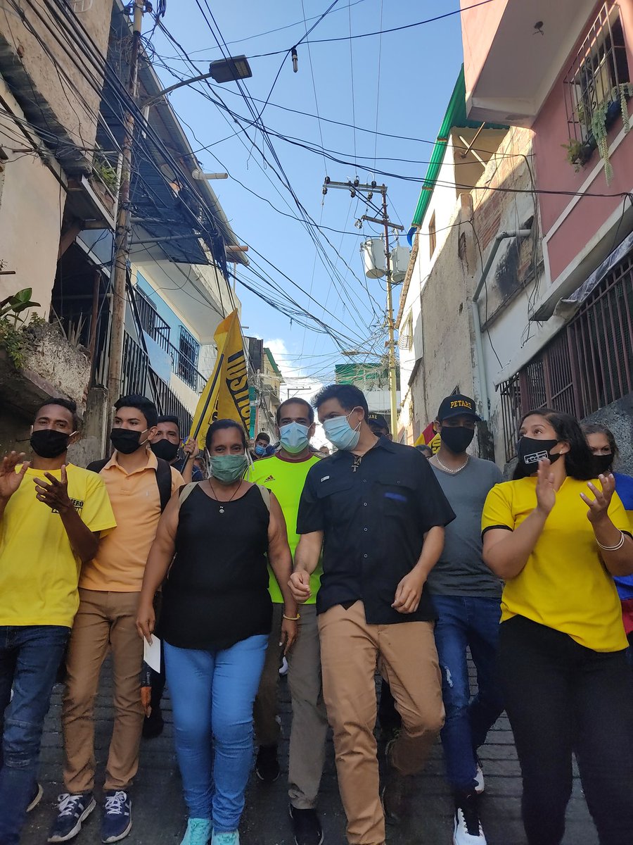 mpj_munsucre's tweet photo. #MirandaExigeCondiciones
Recorrido en Campo Rico #Petare junto a @CarlosOcariz para exigir condiciones electorales óptimas que permitan al pueblo participar en elecciones libres
#27Feb https://t.co/UdjvVPc1xD