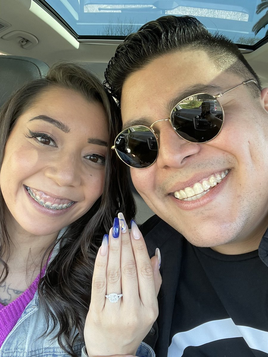 dope_as_yola_'s tweet image. Today is just a fuckin great day , I just got engaged to my best friend ever @stonerdottie #SoupSnakes