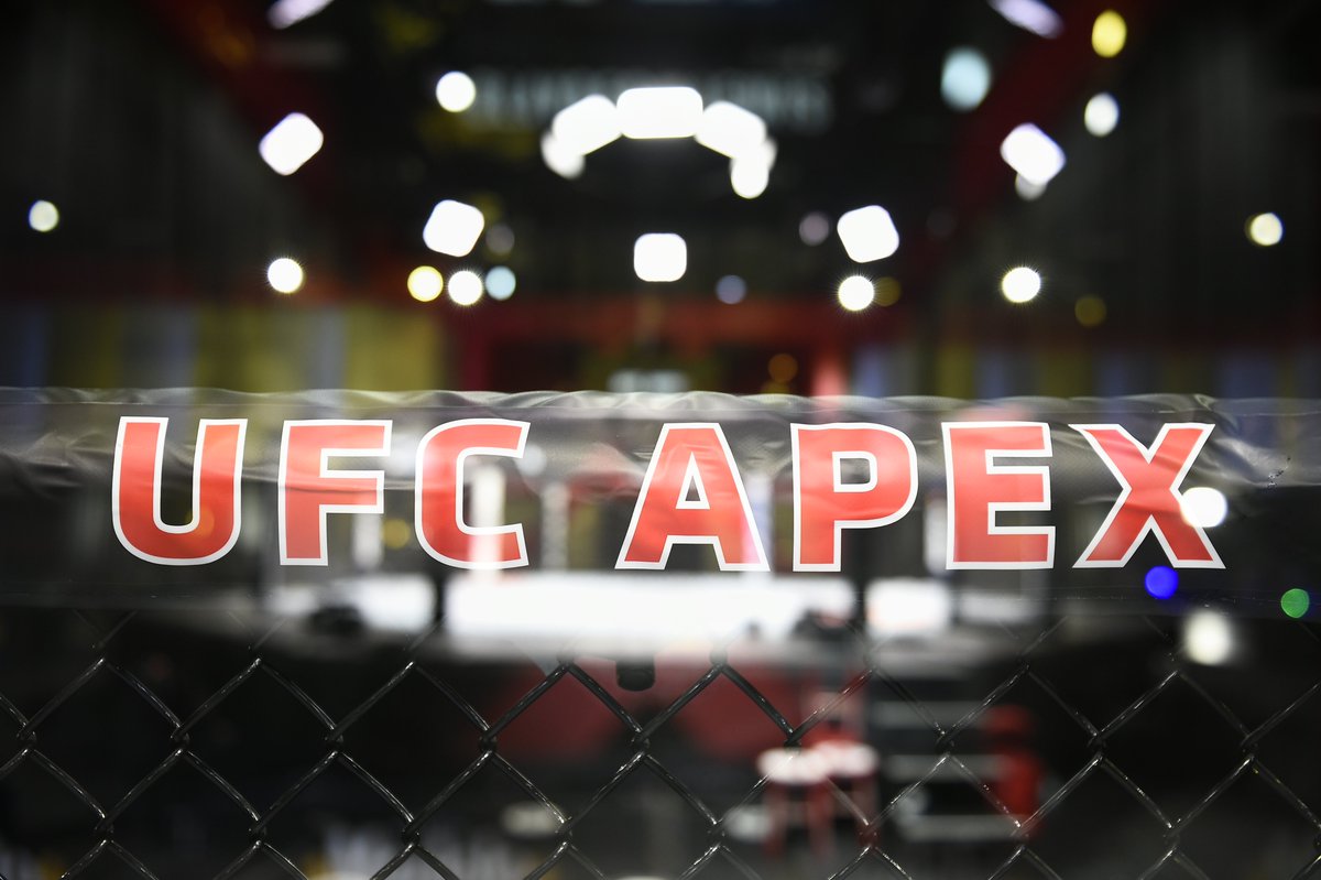 LIVE from the UFC APEX π’
#UFCVegas20 gets started in TEN MINUTES on #ESPNPlus https://t.co/gwcBrlvaPE