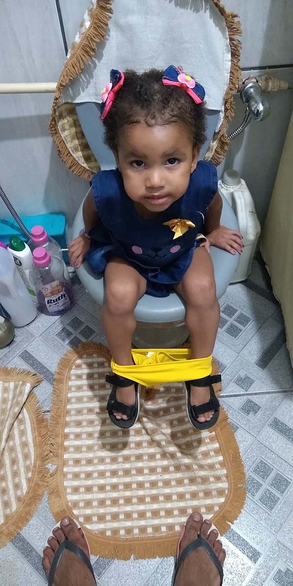 ceesarfilho27's tweet photo. Desfraldar é bom demais ,mas o seu rolê se baseia em: papai quero fazer pipi e papai quero fazer 💩 😂🤷🏾‍♀️ https://t.co/mm1B0W1ptr