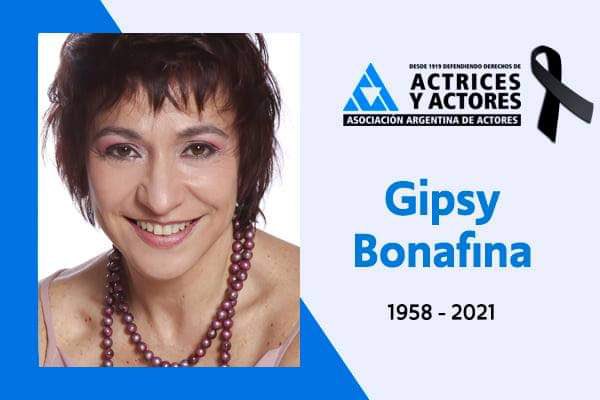 laufer4's tweet photo. No lo puedo creer. 
Parece ayer que me quedaba en la pata del escenario para escucharte en tu canción todas las noches. En cada función hacías una versión diferente... Voy a extrañar vocalizar juntas. Vamos todos a extrañarte. Te quiero y admiro para siempre ❤️ https://t.co/vWy51V4LPS