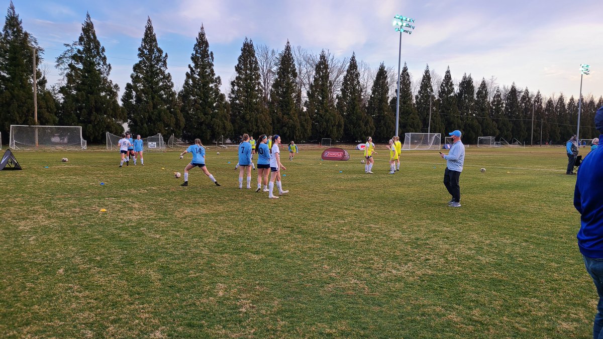 SportingStl05Pr's tweet photo. @NationalLeague playoffs game 1 about to start. The girls are ready to roll!
#OneCrestOneClub
@SportingSTL https://t.co/jNeaBObgRP