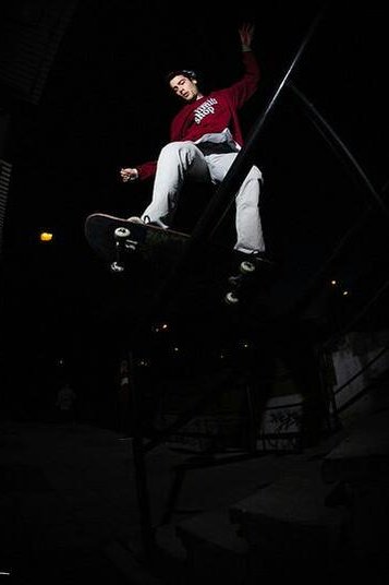 AlejandroSk8cc's tweet photo. "Todos tenemos recuerdos en unas escaleras".

Otros:             //                    yo: https://t.co/WFyjNg4IgX
