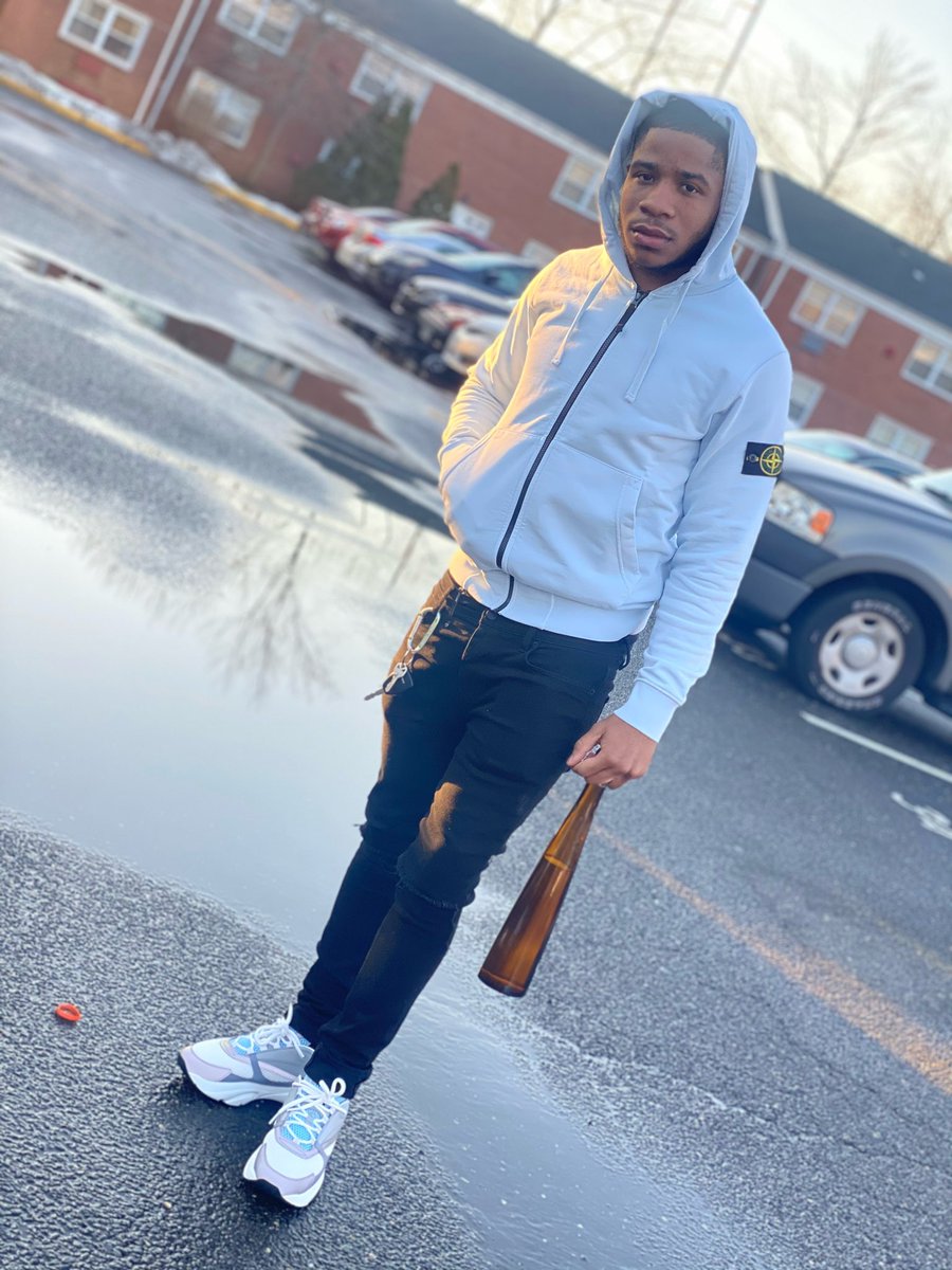 Lleek_'s tweet photo. Asked for handouts said they wasn’t having it got it on my own now when you see me YOU KNO IM HAVIN IT...They said it’s my Jordan Year but I been doin GOAT 💩... More life 2️⃣3️⃣🎈🍾 #Rip2many #Free2many ❗️🎯 https://t.co/OdJjun6z4Y