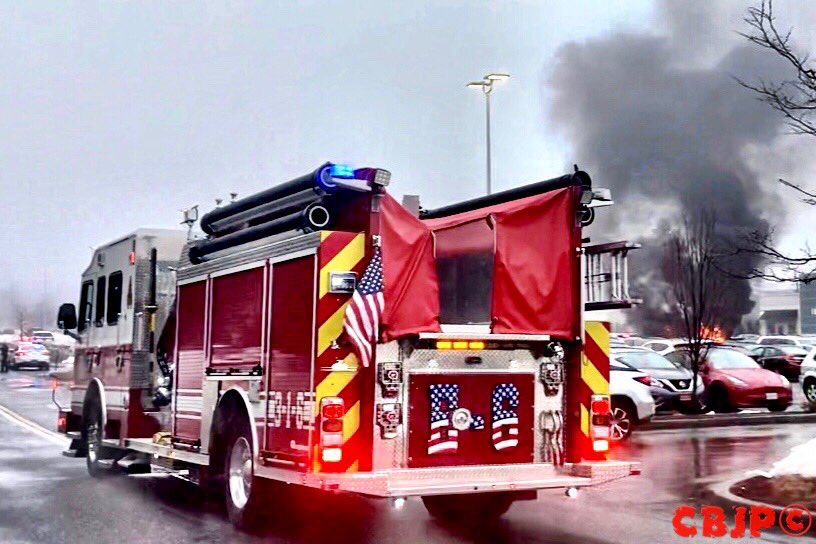 Chief_Ippy's tweet photo. Earlier today the @BSFDInfo responded to multiple cars on fire at the South Shore Mall in Bay Shore. Scene was turn over to Suffolk County PD Arson for investigation photos by #crossbuffjrphotography #CBJP @thefirenews @KempterFireWire @suburban40 @SuffolksBravest #BSEngine1 https://t.co/S2nxZ4nOOW