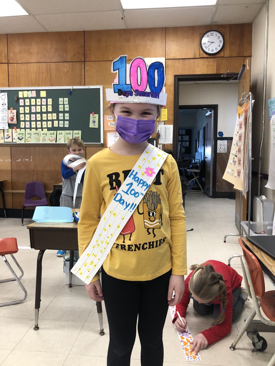 We are 100 days smarter! Happy 100th Day! #clancyclass <a href="/principal711/">Karen Sauter</a> <a href="/Jennifer_LynnP/">Jennifer Pullara</a>