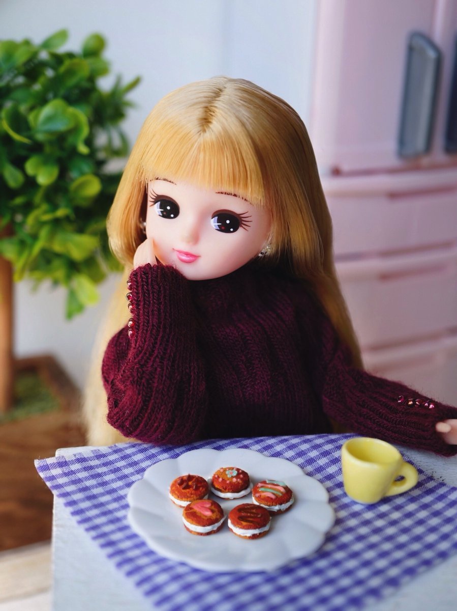 リカちゃん 公式 A Twitter ビスケット はラテン語で 2度焼かれたもの に 2 どや 8 かれたもの の語呂合わせで 今日は ビスケットの日 マシュマロやクリームをサンドしてチョコをトッピングすれば かわいい ビスケットサンド のできあがりよ リカちゃん 公式 A Twitter ビスケット はラテン語で 2度焼かれたもの に 2 どや 8 かれたもの の語呂合わせで 今日は ビスケットの日 マシュマロやクリームをサンドしてチョコをトッピングすれば かわいい ビスケットサンド のできあがりよ