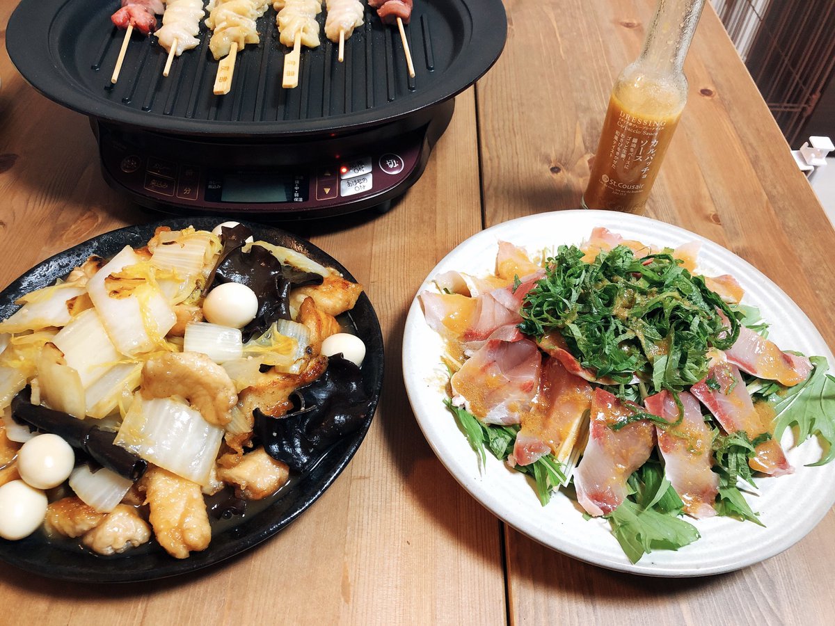 johanbunny's tweet photo. 久しぶりのツイートになってしまいました😓
昨日はよはん作もつ鍋、一昨日は焼き鳥、鶏胸肉と白菜の中華炒めとブリのサラダでした🙌
最近土日はよはんがご飯作ってくれるので凄く助かってます🥺
お家に帰るとご飯出来てるって幸せ🥺
#ダイエット垢さんと繋がりたい 
#おうちごはん
#糖質制限
#飯テロ https://t.co/p0UN7AYm6Y