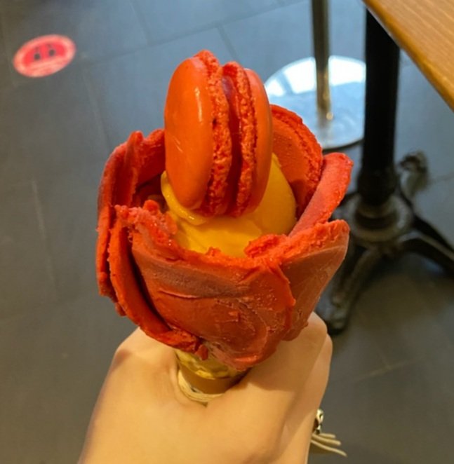 tank4daCubz's tweet photo. ANNNNDDDDDD...right next door #TheKi d found @AmorinoUSA gelato (we've now had it in Paris and Texas) & had to have a cone. So I got a double espresso too 👍☕ https://t.co/BNPGX8hd7l