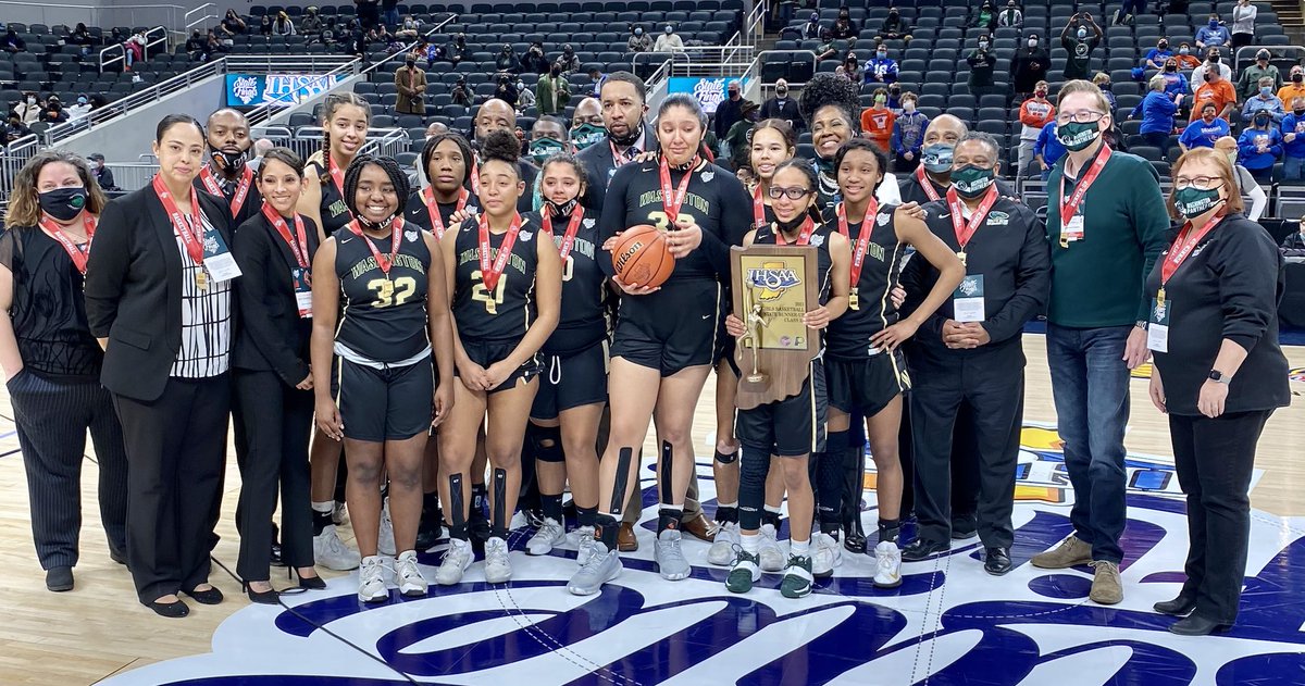 IHSAA1's tweet photo. The South Bend Washington Panthers are this year’s #IHSAA Class 3A State Runners Up! 🏆🏀🟢⚪️
⁦@sbwathletics⁩ https://t.co/59xPpI5G1Q