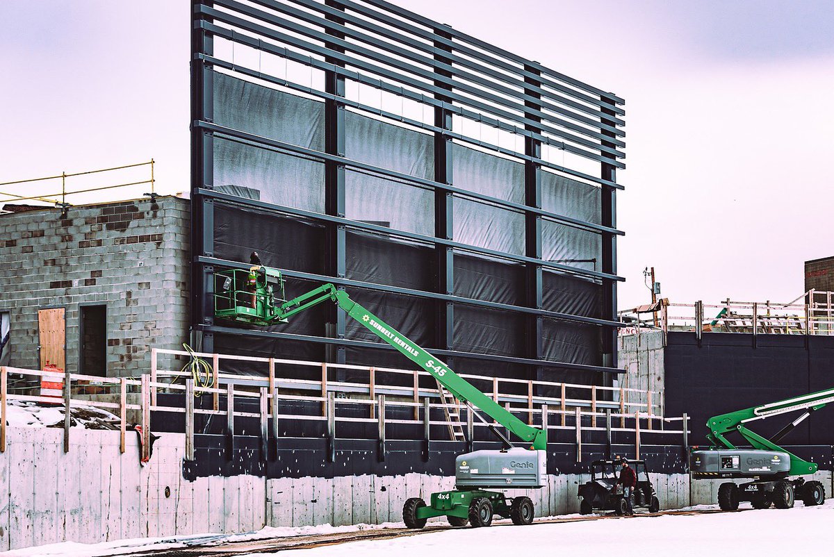 PolarPark's tweet photo. Batterβs eye work.
#PathtoPolarPark https://t.co/YTpy0jccfn