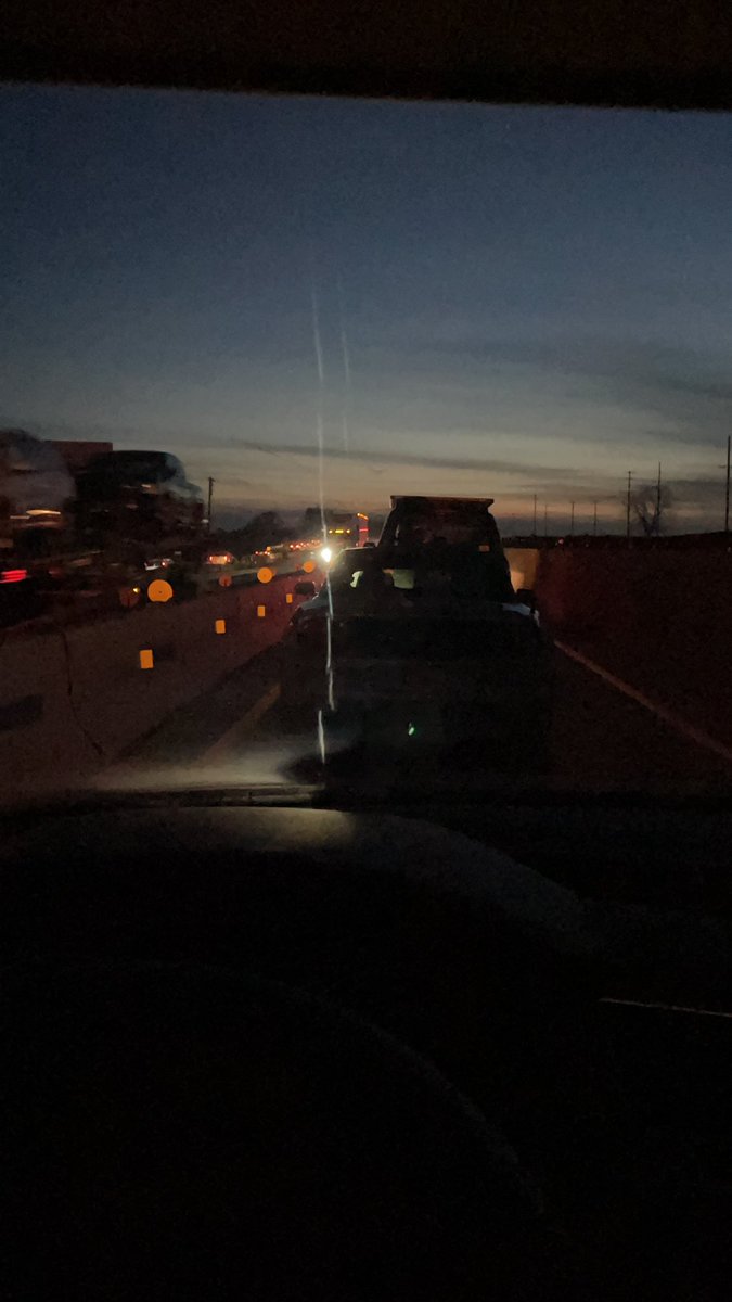 weaverjackie's tweet image. One hour later...#sameview #stillhopeidonthavetopee #hopeimakeithomebytomorrow