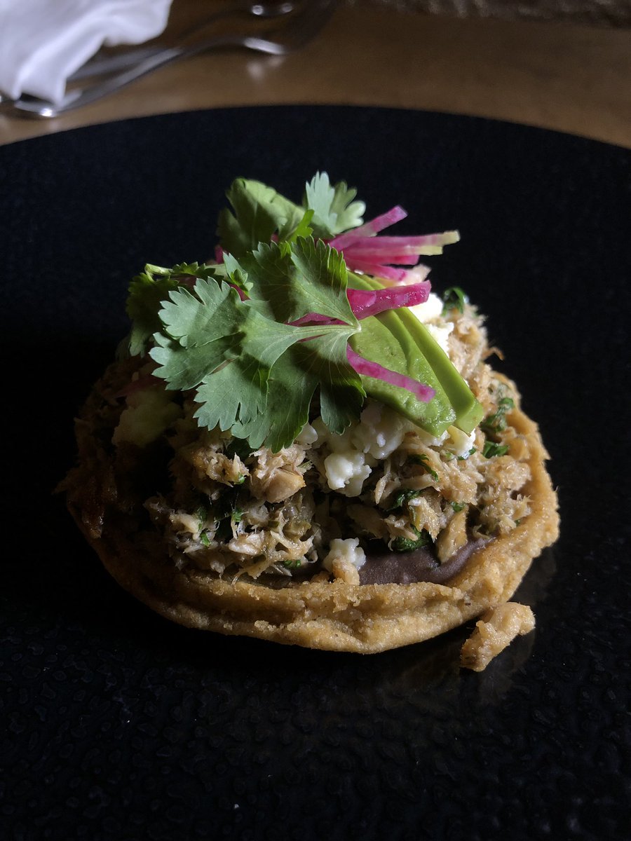 sabormexico's tweet photo. #LaPaz tiene la suerte de tener uno de los mejores chefs de todo México Alex Villagomez propietario del restaurante Nemi. Su propuesta esta basada en productos de extraordinaria calidad que enaltece a través de finas técnicas de cocina #Saboresontheroad ¡Tienen que conocerlo! https://t.co/MNMTJ72pwr