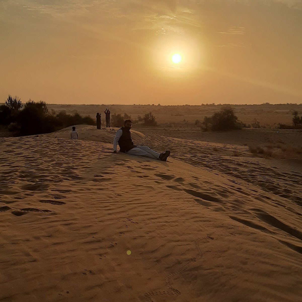 anilbstfbd's tweet photo. #Jaiselmer #Rajasthan #Samdunes #desert https://t.co/TTtRvHyFf5