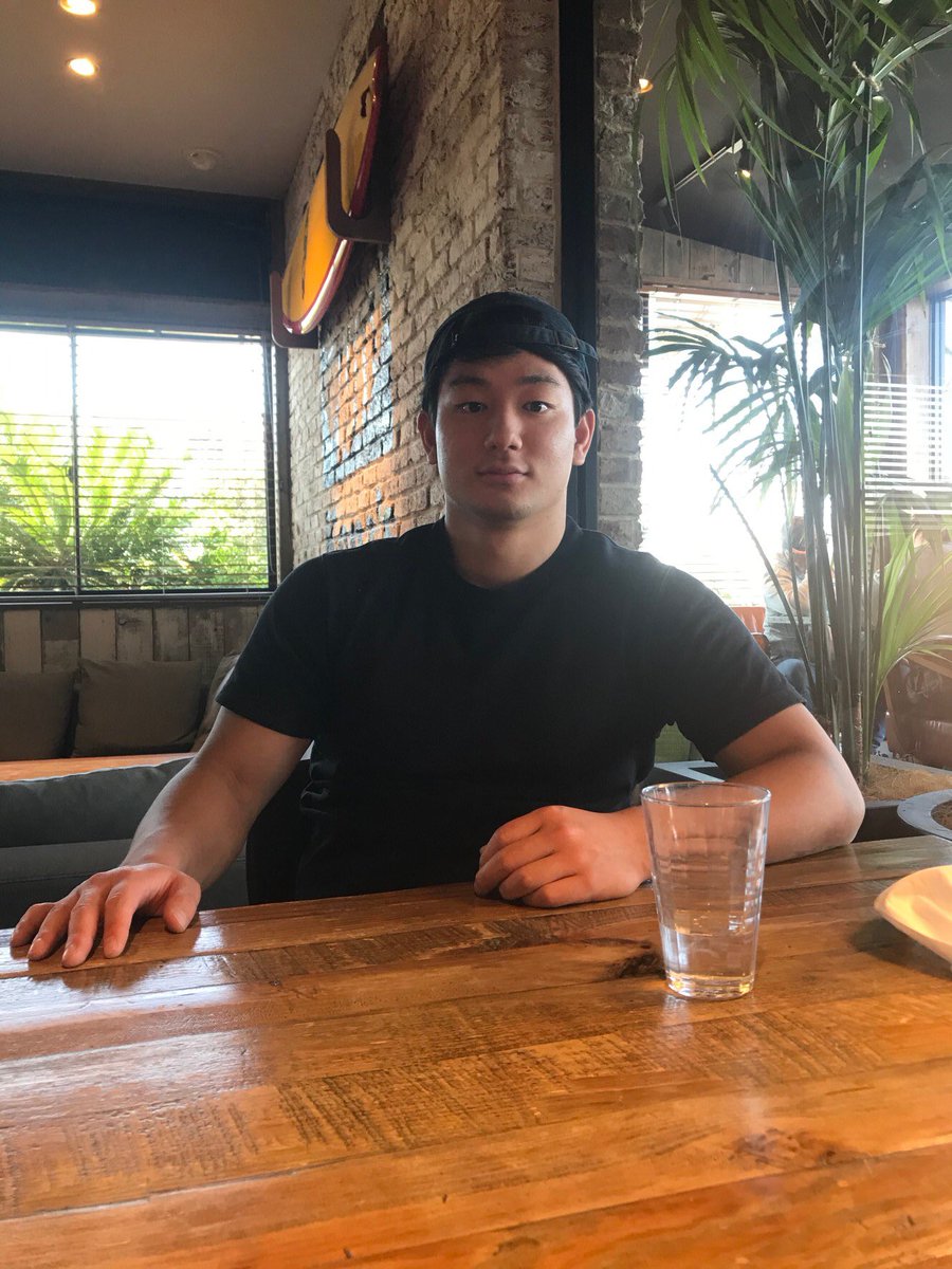 農工大アメフト部blasters21 新歓情報更新中 部員紹介 馬場崚 新4年 Qb 物理システム工学科 高校時所属部活 アメフト 農工大オフェンスの司令塔 鋭いパスも自慢だが ひとたびボールをキープして走ってしまえば もう誰にも止められない 部内