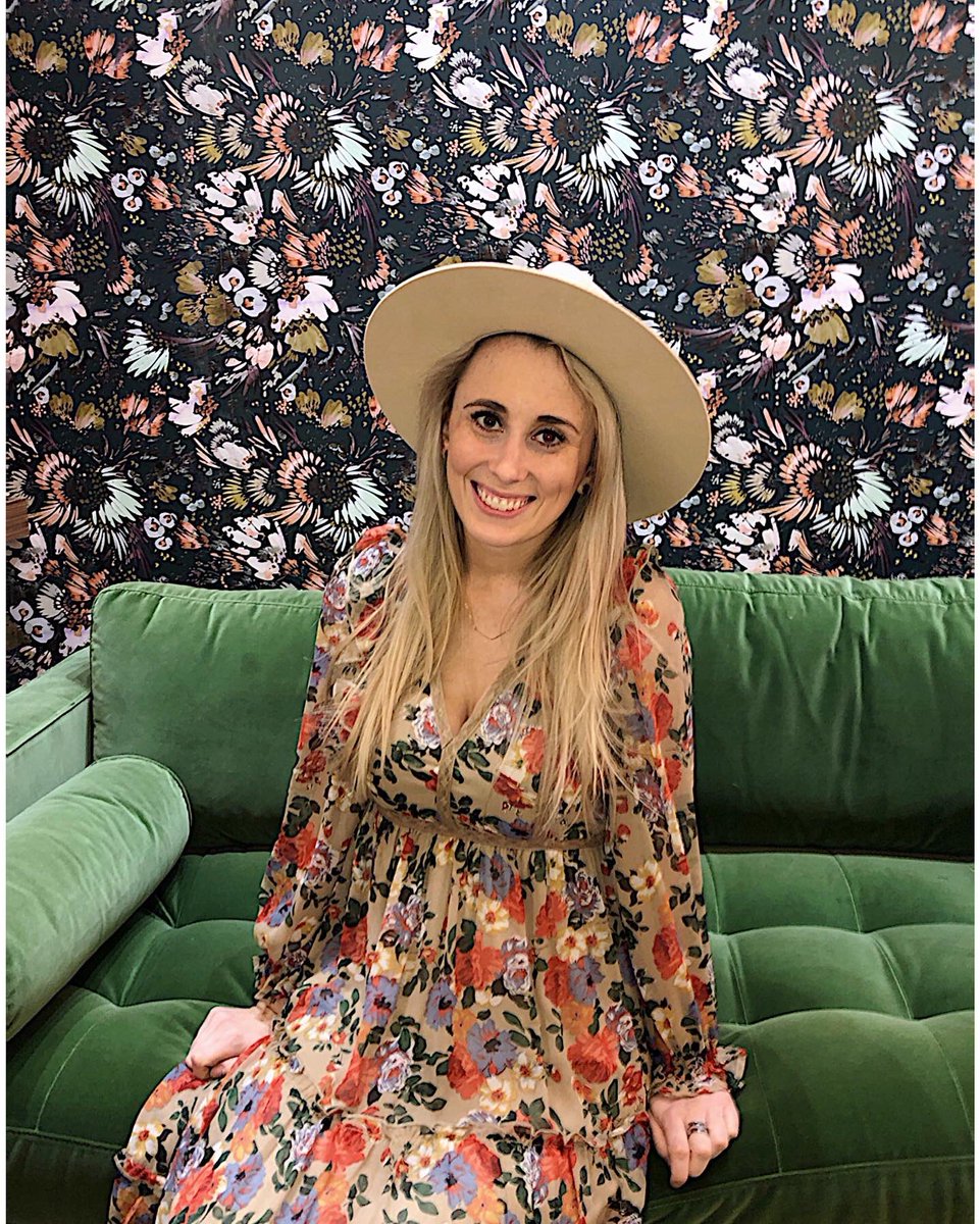 morgangoetz13's tweet photo. Eating Disorders suck the life out of someone. They make you feel worthless. But trust me, you aren’t. Get talking. Get help. That was the best thing I did 11 years ago: recovery of ED(it’s not easy and has bumps but it is possible). Recovery is possible! #NEDAwarenessِWeek https://t.co/uKnniRIk28