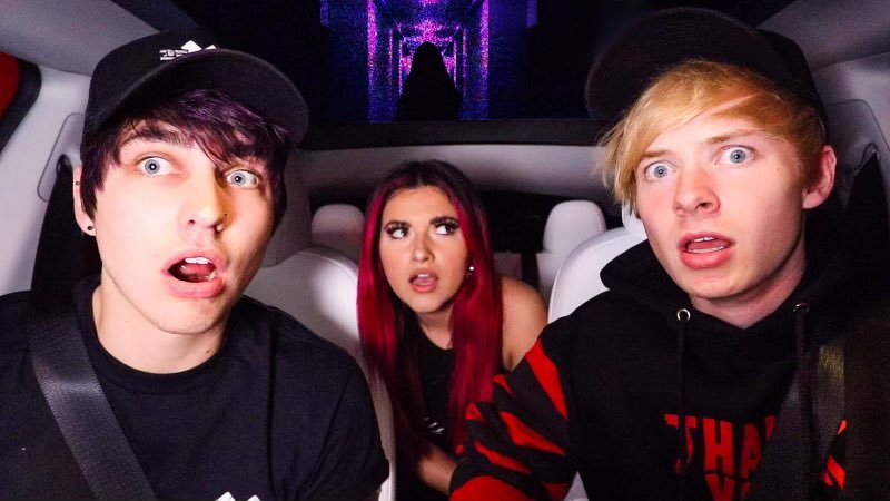 We took a DRIVE-THRU Ghost Tour of Haunted Hotels??

I know i’m late but: youtu.be/Db2AKMR7mjk

what a weird idea.