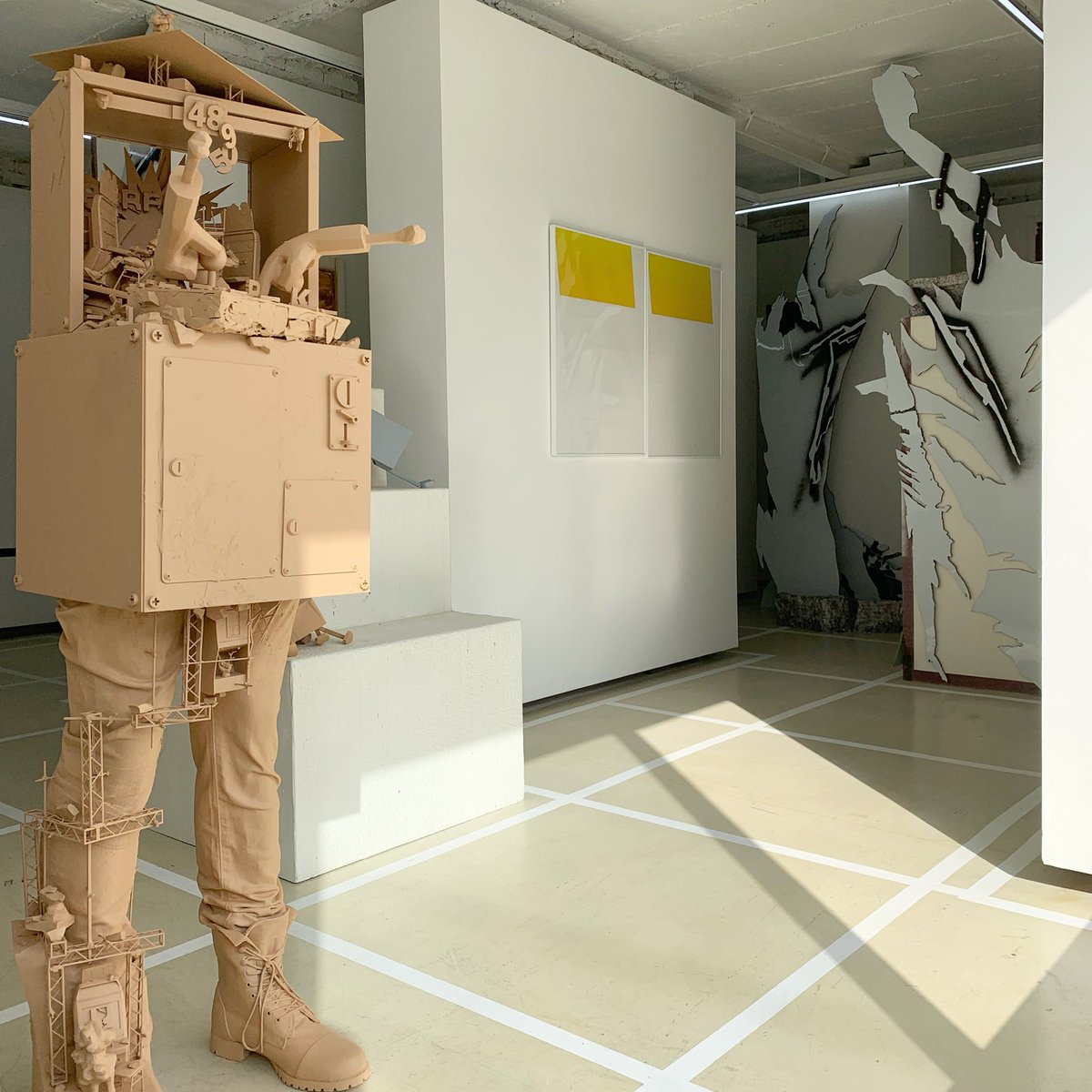 《숏서킷》 마지막 날 오픈했습니다.
전시는 오늘까지 열립니다.
*월요일 휴무
*관람시간: 3-9pm
*입장료: 3,000원
*서울 마포구 동교로17길 96 201호