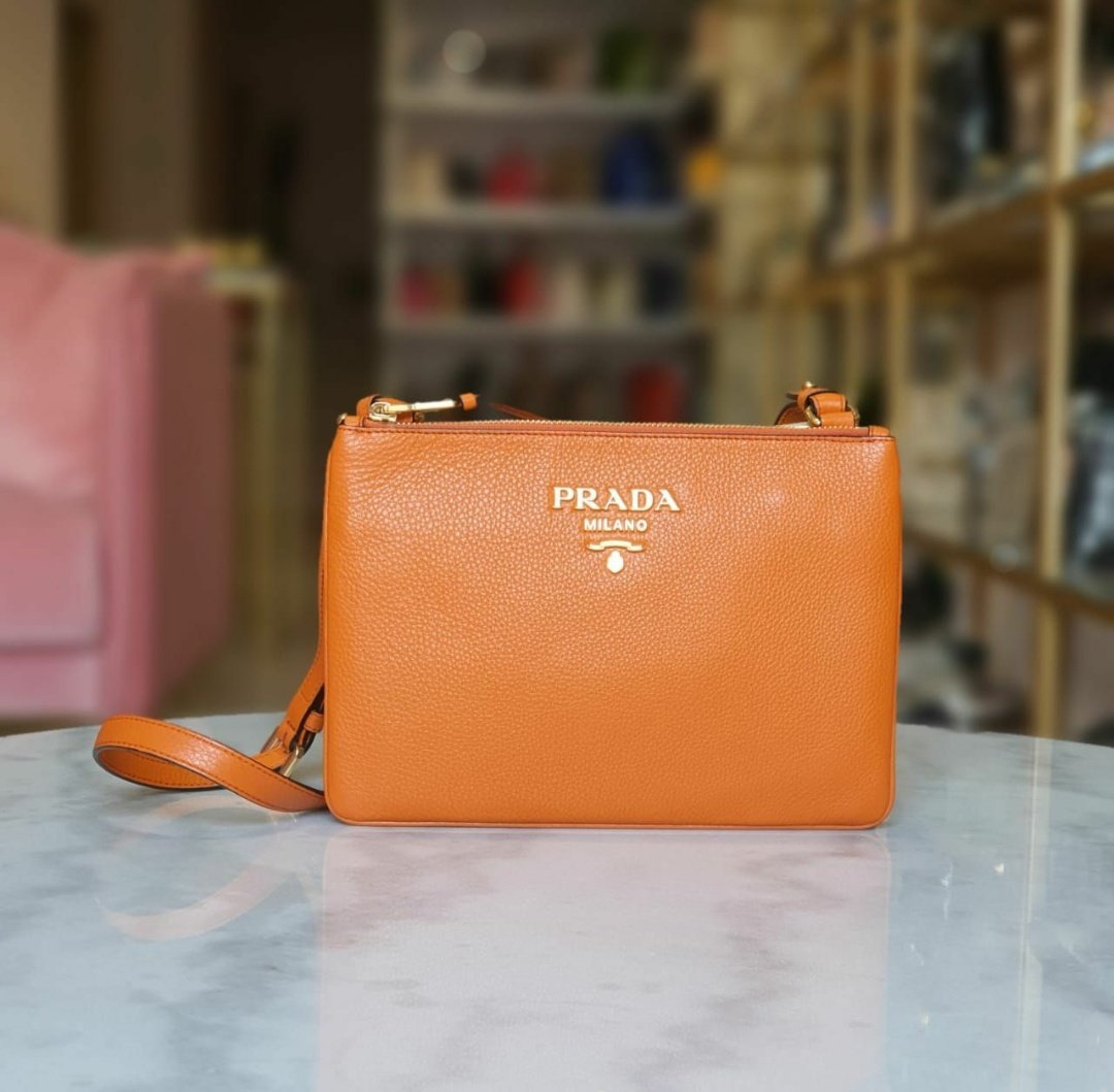 viotrace's tweet photo. #READY - #PRADA 1BH046 Bandoliera Vitello Phenix Double Zip Crossbody (Papaya) 25 x 2 x 17cm 
idr. 5.25jt
#jualtasprada #authentic
#CaneloYildirim #graftonstreet #DAngelo https://t.co/U3YJVQOS6D