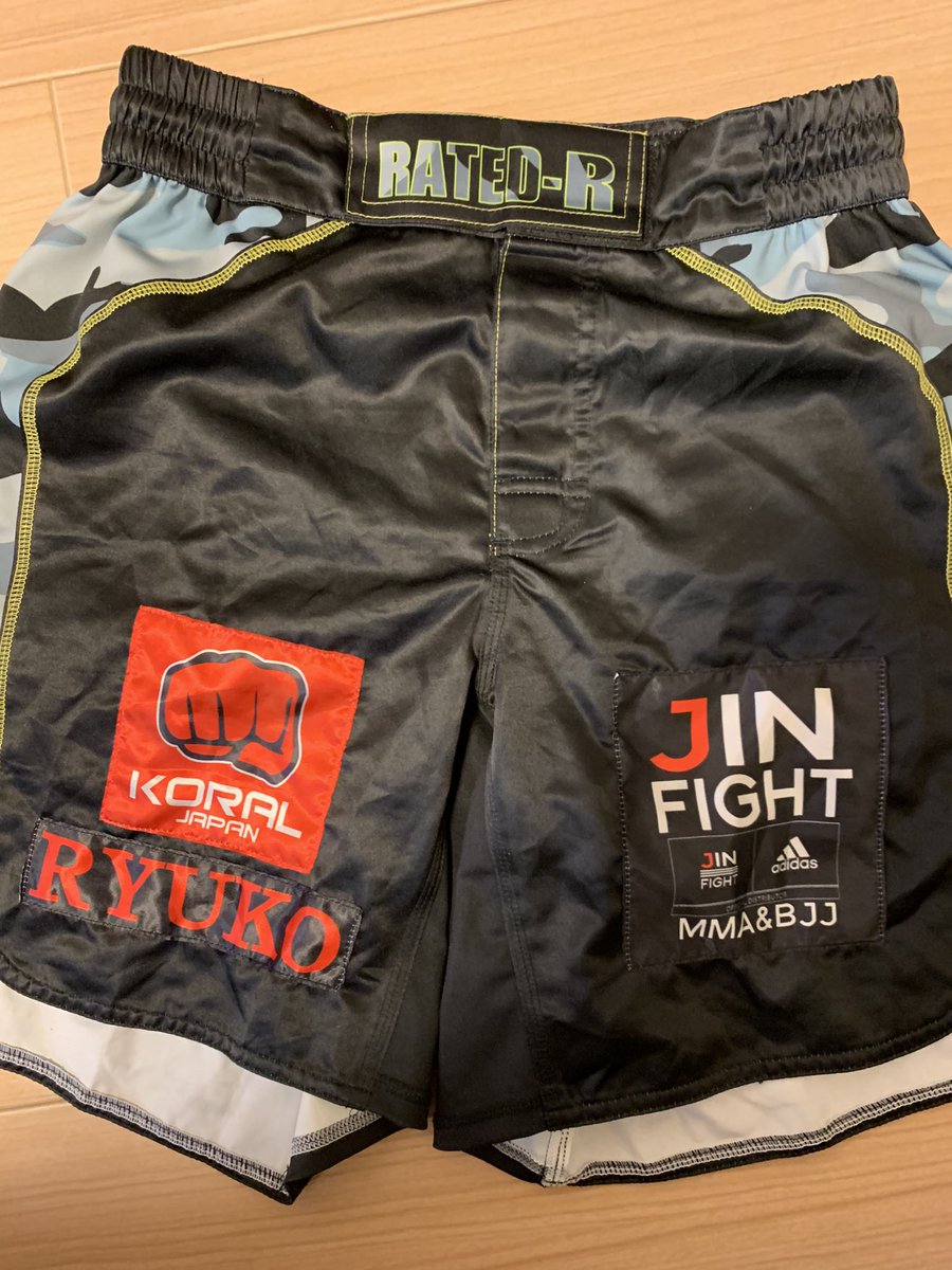 mackeymen84's tweet photo. 今回も龍虎MMA様のオリジナルブランド"RATED R"のショーツで戦わせてもらいました。
とても動きやすくて120%の実力を出せました💪
#龍虎MMA 様
#adidasMMA 様
#KORAL 様
#RATEDR 様
#JINGEAR 様
#SPEEDY 様
#NetEaseGames 様
応援、サポートありがとうございます！ https://t.co/VQjG4QK3qM