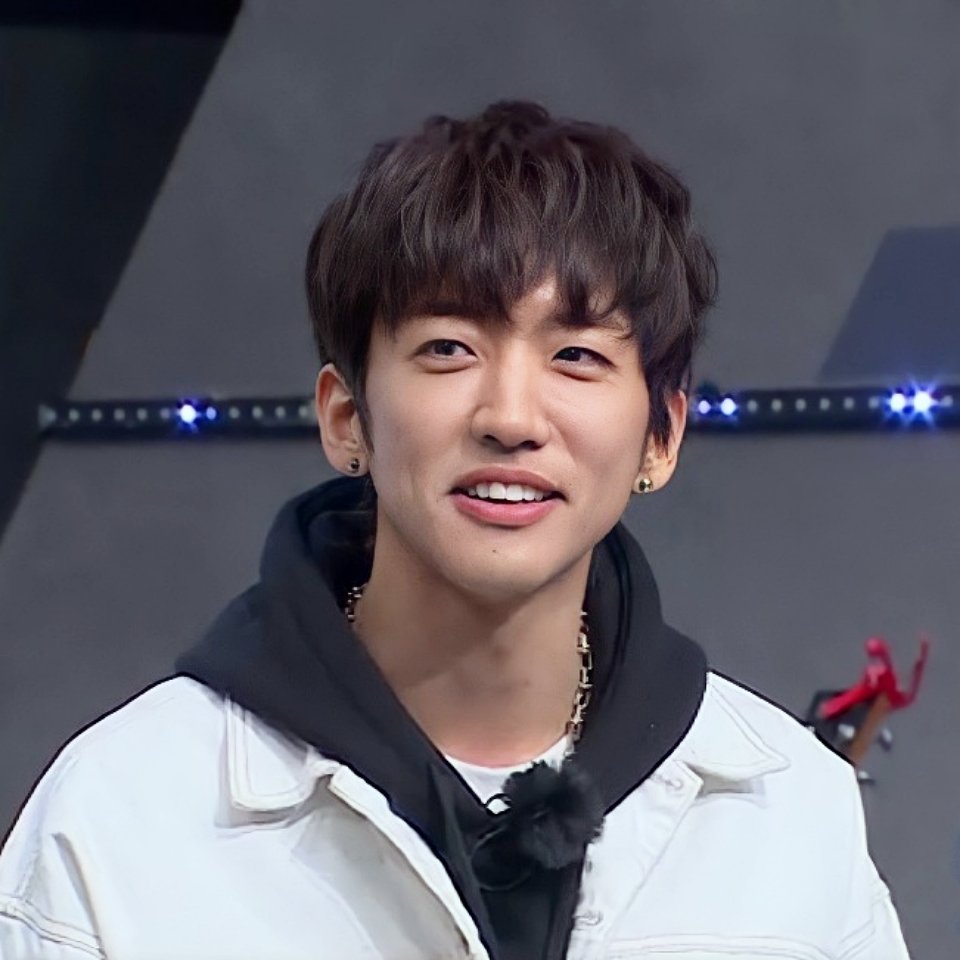 lee_two_630's tweet photo. 210227 아는형님

#이승윤 #알라리깡숑 #싱어게인 https://t.co/3O3TsWEdw2